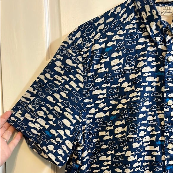 H&M Navy Blue and White Casual Button Down Shirt with Fish Pattern - Size Medium - Picture 3 of 15